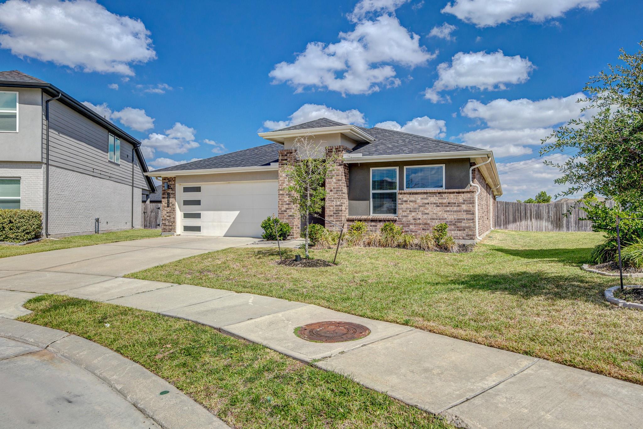 28902 Yukon River Court