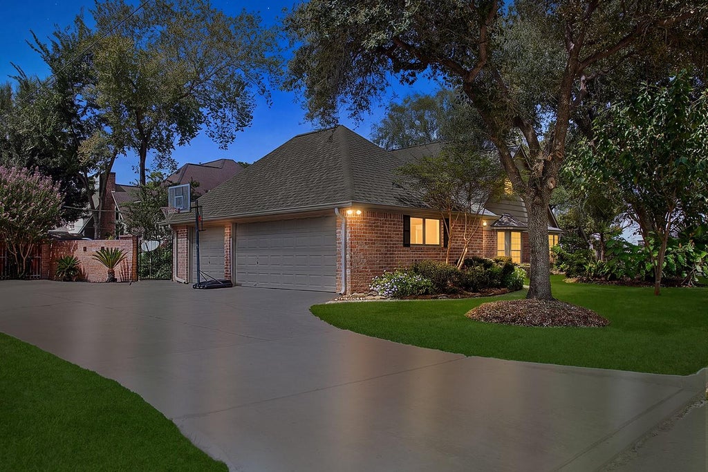 Photo of 16303 Cloverwick Lane, Spring, TX 77379 (MLS # 53137112)