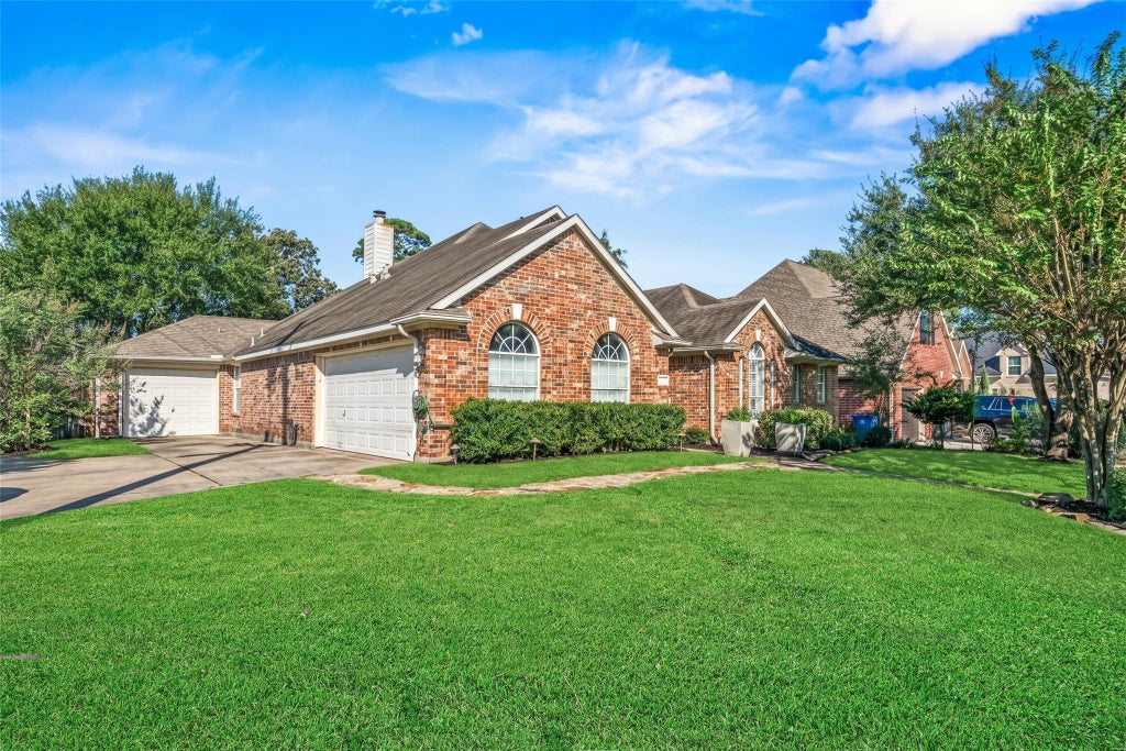 Photo of 18703 Aquatic Drive, Humble, TX 77346 (MLS # 34461616)