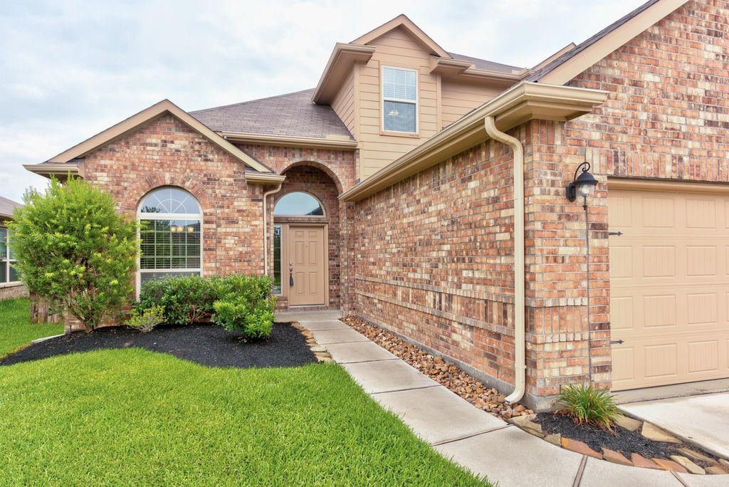Photo of 8810 Alicia Drive, Tomball, TX 77375 (MLS # 25207185)