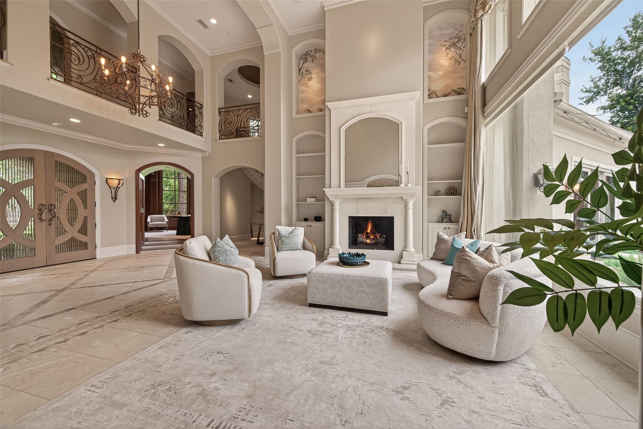 835 Echo Lane