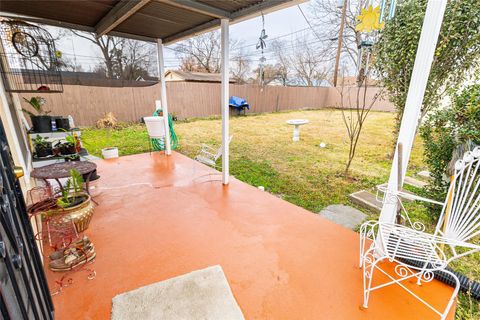 Tiny photo for 13347 Indianapolis Street, Houston, TX 77015 (MLS # 2046665)