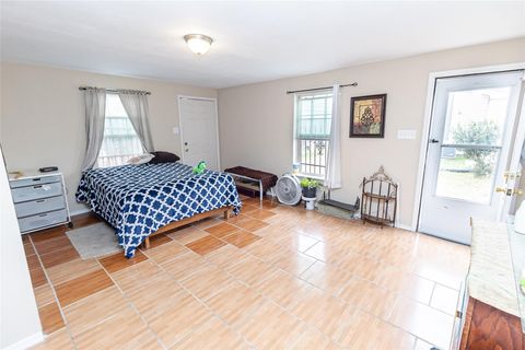 Tiny photo for 13347 Indianapolis Street, Houston, TX 77015 (MLS # 2046665)