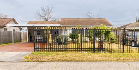 Photo of 13347 Indianapolis Street, Houston, TX 77015 (MLS # 2046665)