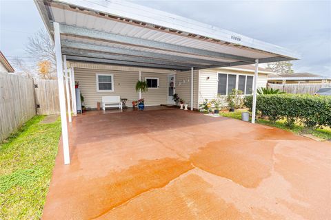 Tiny photo for 13347 Indianapolis Street, Houston, TX 77015 (MLS # 2046665)