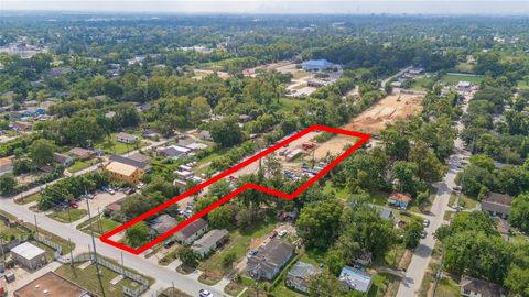 Photo of 1713 Dolly Wright Street, Houston, TX 77088 (MLS # 23275550)