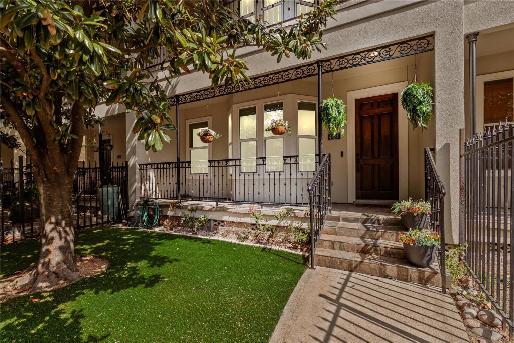 Photo of 4420 Blossom Street, Houston, TX 77007 (MLS # 46954134)