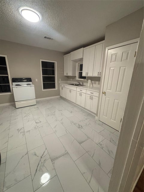 Tiny photo for 2213 Matthews Street, Bay City, TX 77414 (MLS # 57934012)