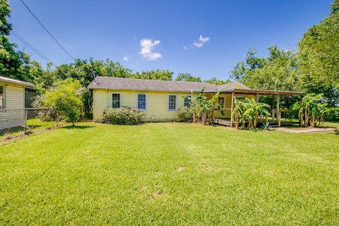 Photo of 3901 Mckinney Extension, La Marque, TX 77568 (MLS # 26979711)