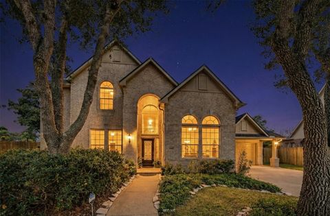 Homes For Sale - 5403 Emerald Pointe Lane<br/> Fort Bend County, Sugar Land, TX 77479