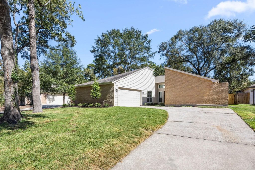 Photo of 3506 Glenwood Springs Drive, Houston, TX 77345 (MLS # 71399979)