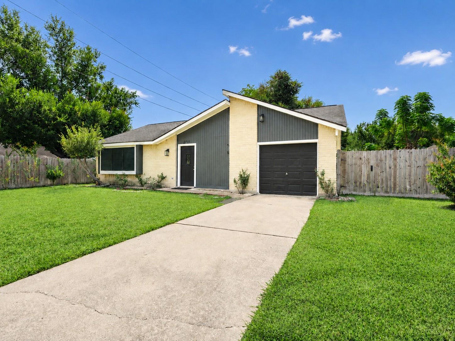 2711 Pheasant Creek Drive