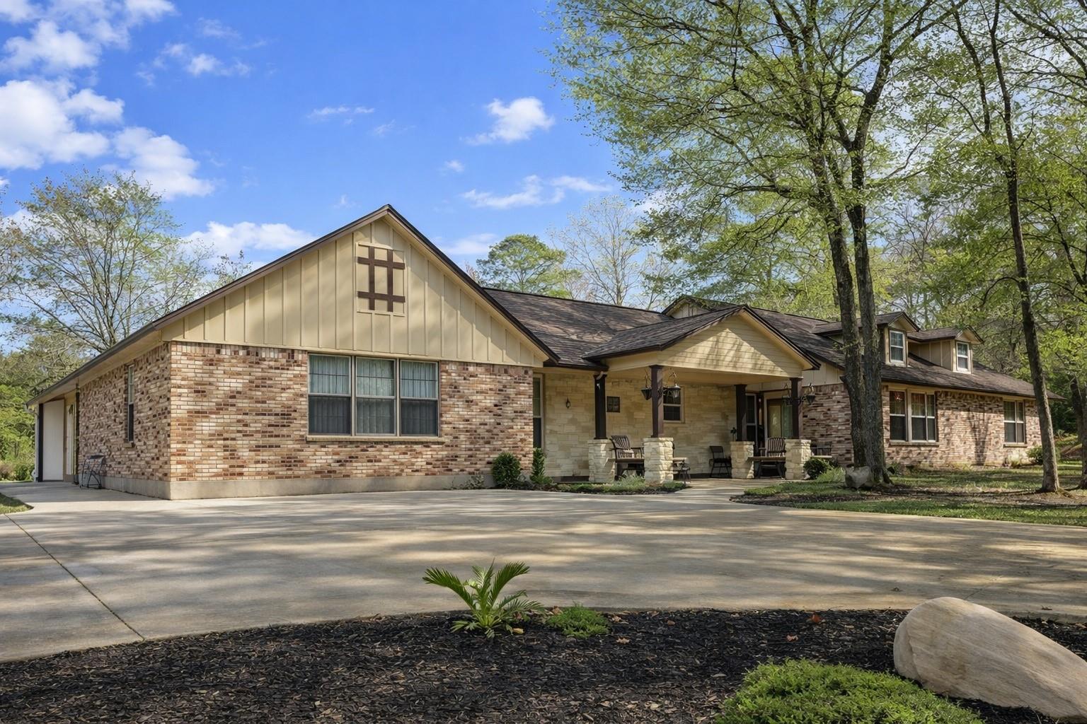 2004 Northshore Drive