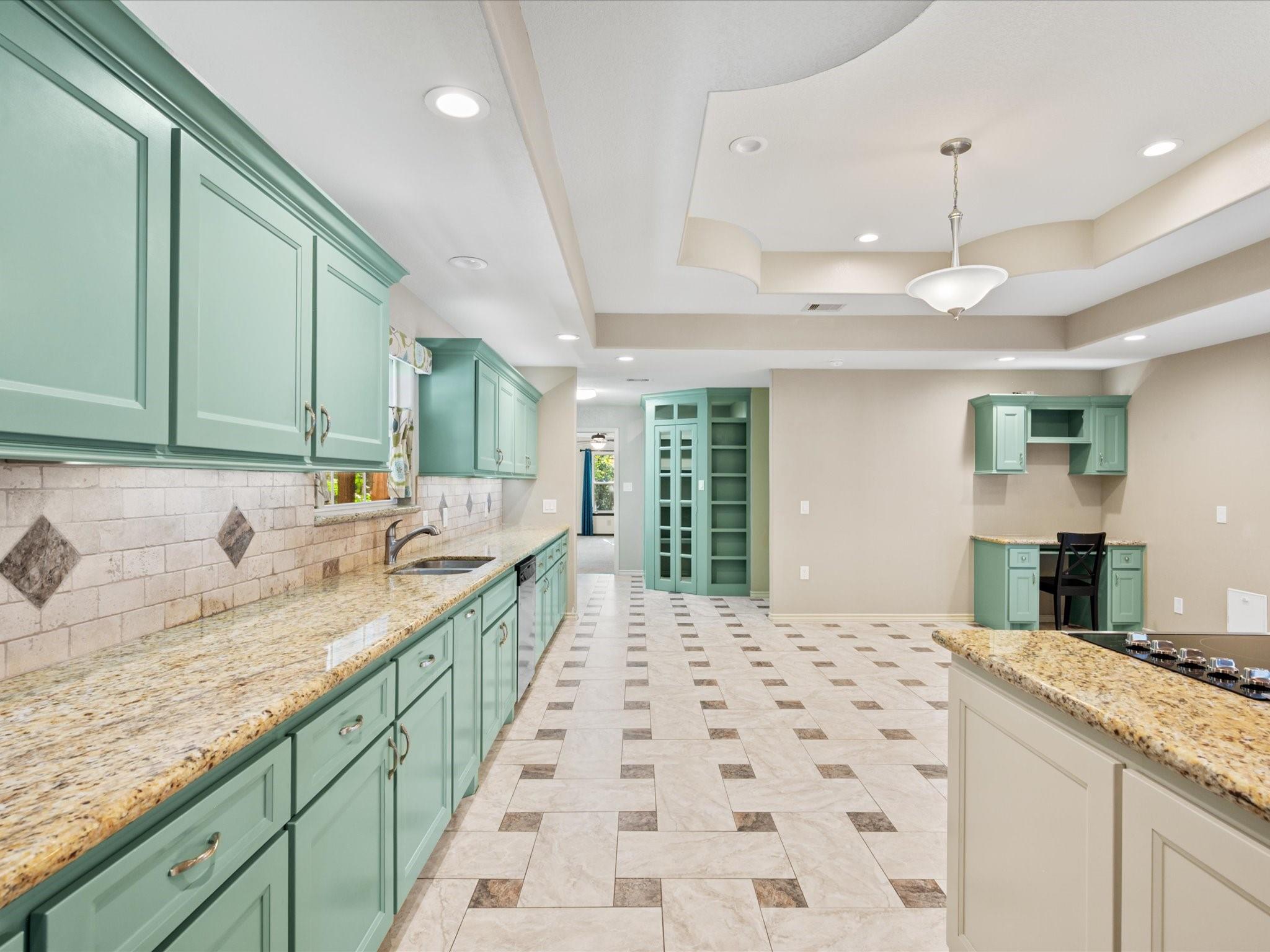 2004 Northshore Drive