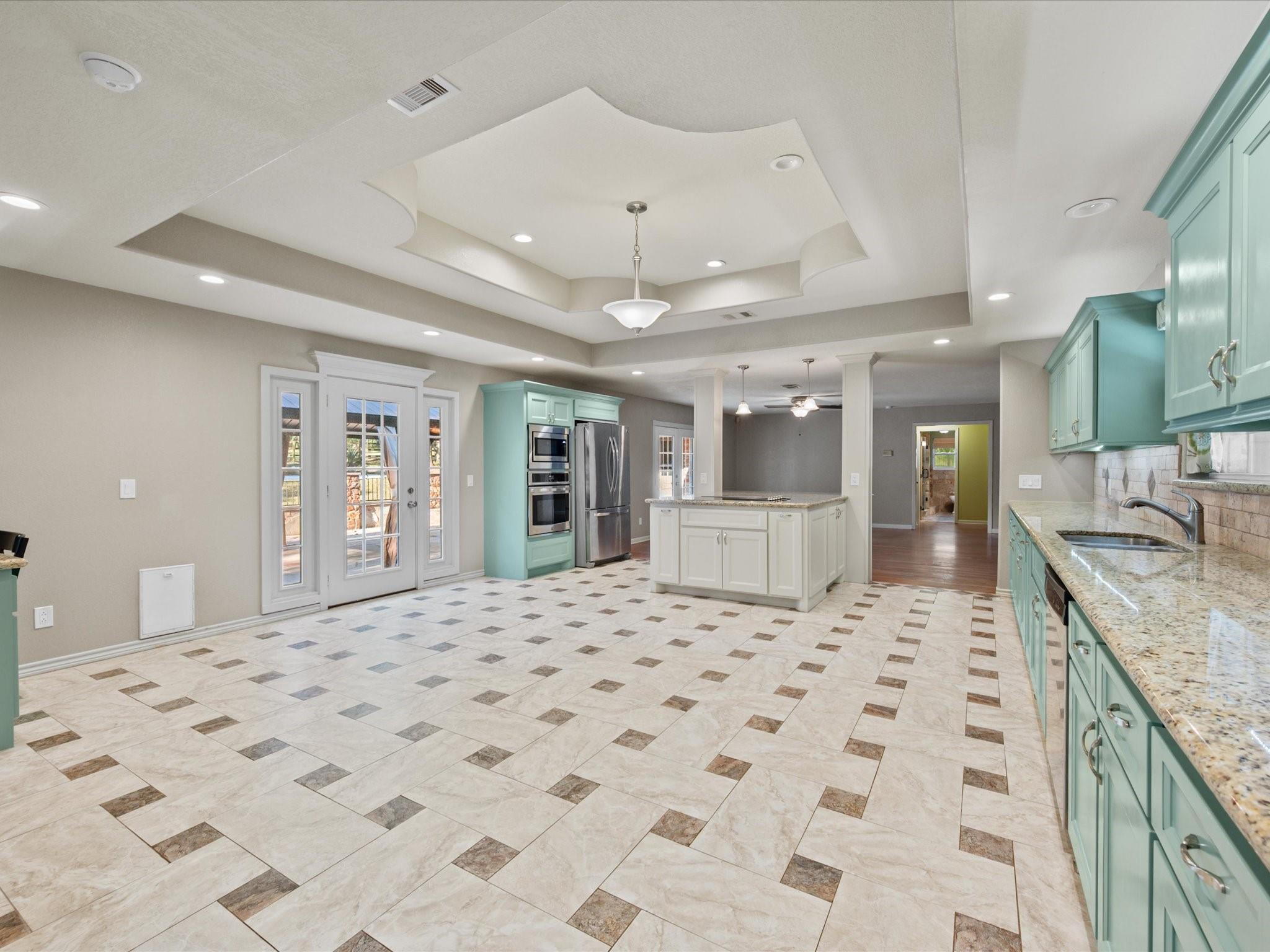 2004 Northshore Drive