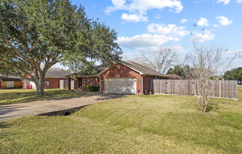 Photo of 3089 County Road 855c, Alvin, TX 77511 (MLS # 55791966)