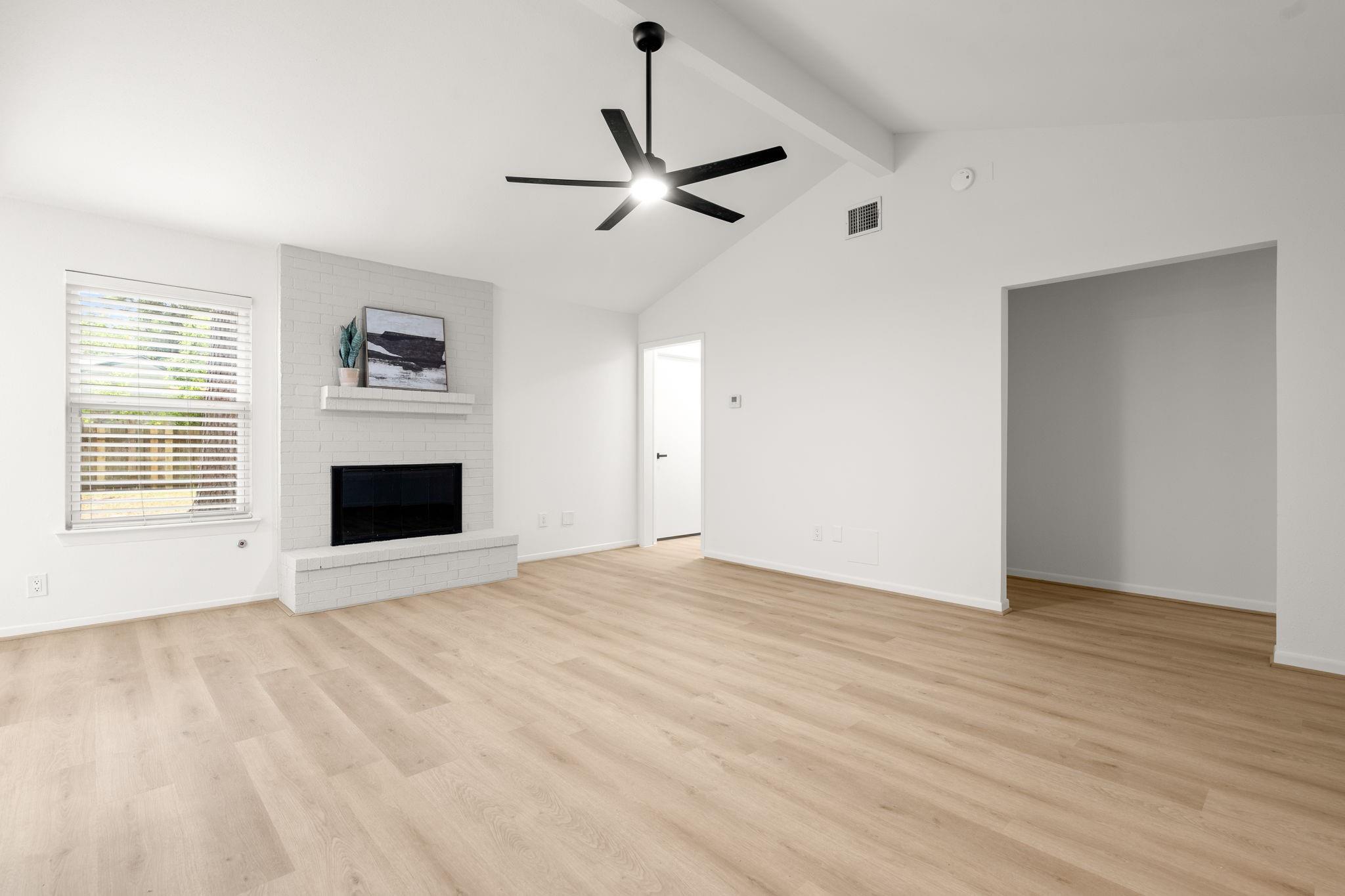 8 S Woodstock Circle Drive
