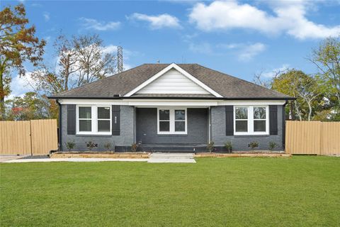 Photo of 7403 Cayton Street, Houston, TX 77061 (MLS # 89667423)