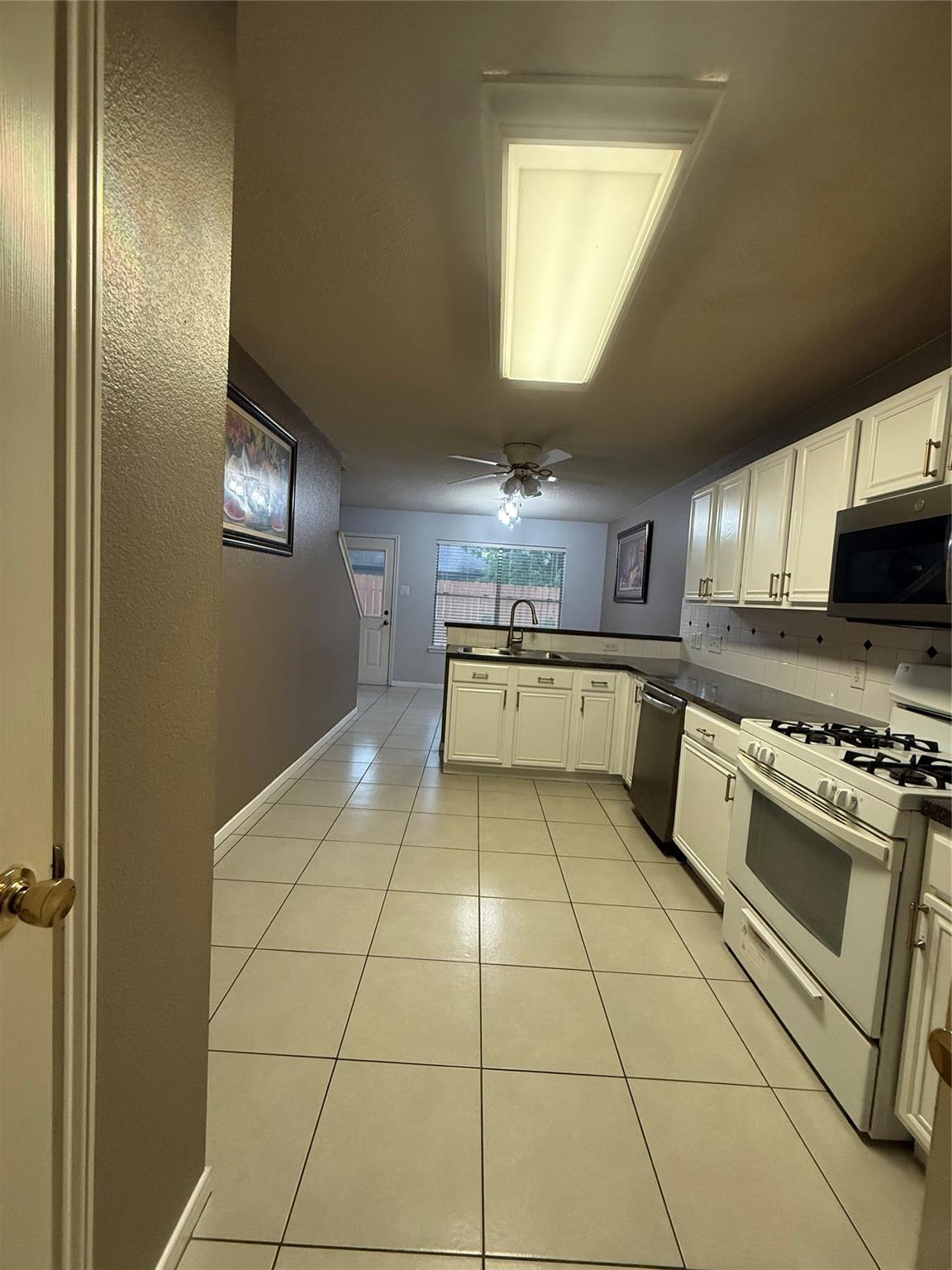13202 Chasworth Dr