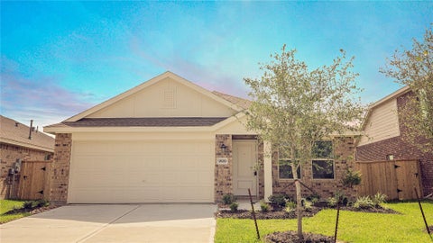 Photo of 9919 Oakheath Bluff Drive, Baytown, TX 77521 (MLS # 95702353)