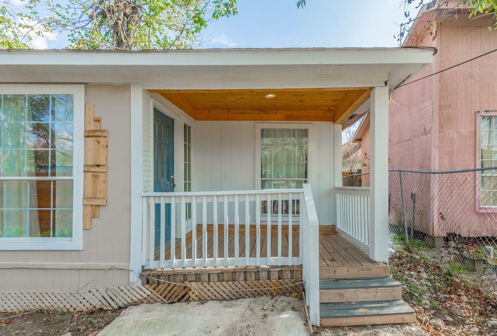 Photo of 3002 Kirk Street, Houston, TX 77026 (MLS # 48975310)