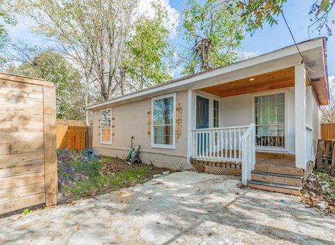 Photo of 3002 Kirk Street, Houston, TX 77026 (MLS # 48975310)