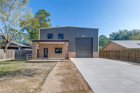 Photo of 21318 Barcarole Dr Drive, Spring, TX 77388 (MLS # 43202300)