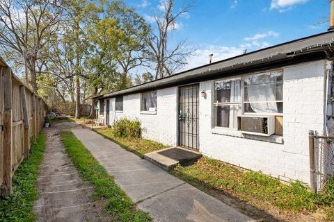 8119 Bertwood Street Houston TX 77016