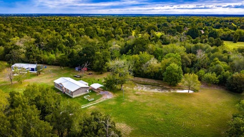 Photo of 10715 Bozeman Ferry RD, Midway, TX 75852 (MLS # 40557332)