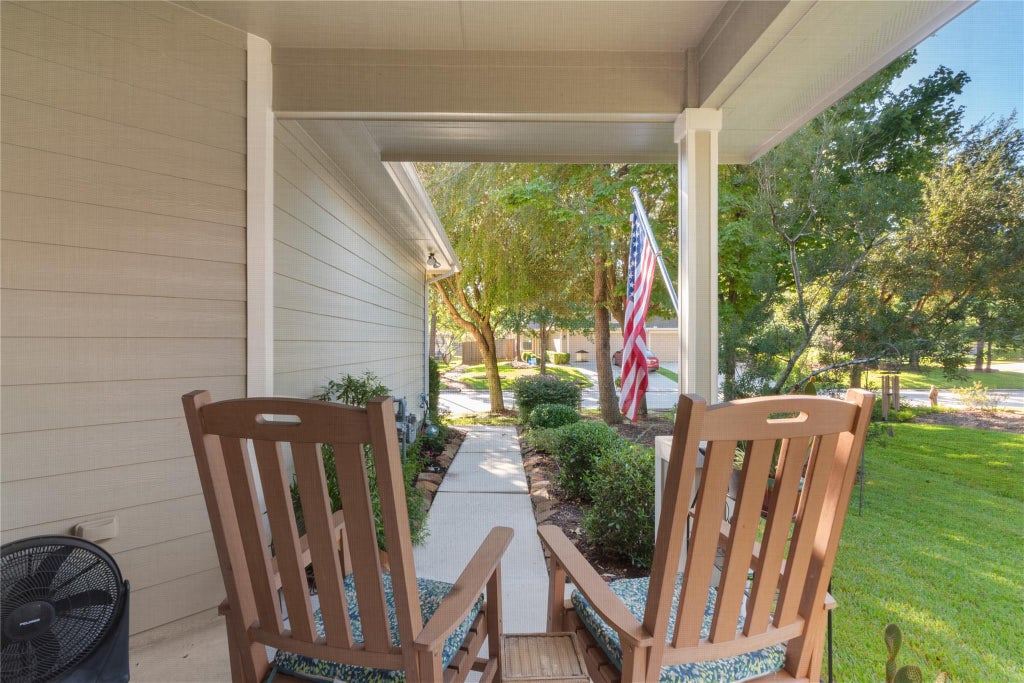 Photo of 11 Abercrombie Place, Conroe, TX 77384 (MLS # 49045994)