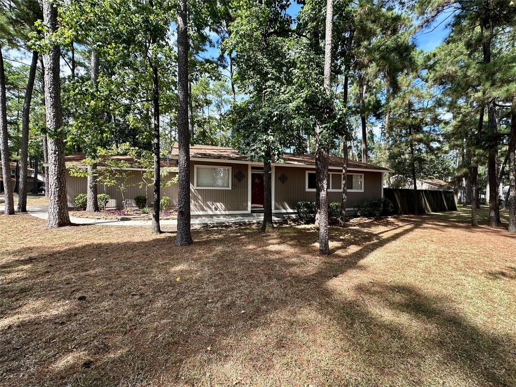 Photo of 4 Marabou Place, The Woodlands, TX 77380 (MLS # 93757963)