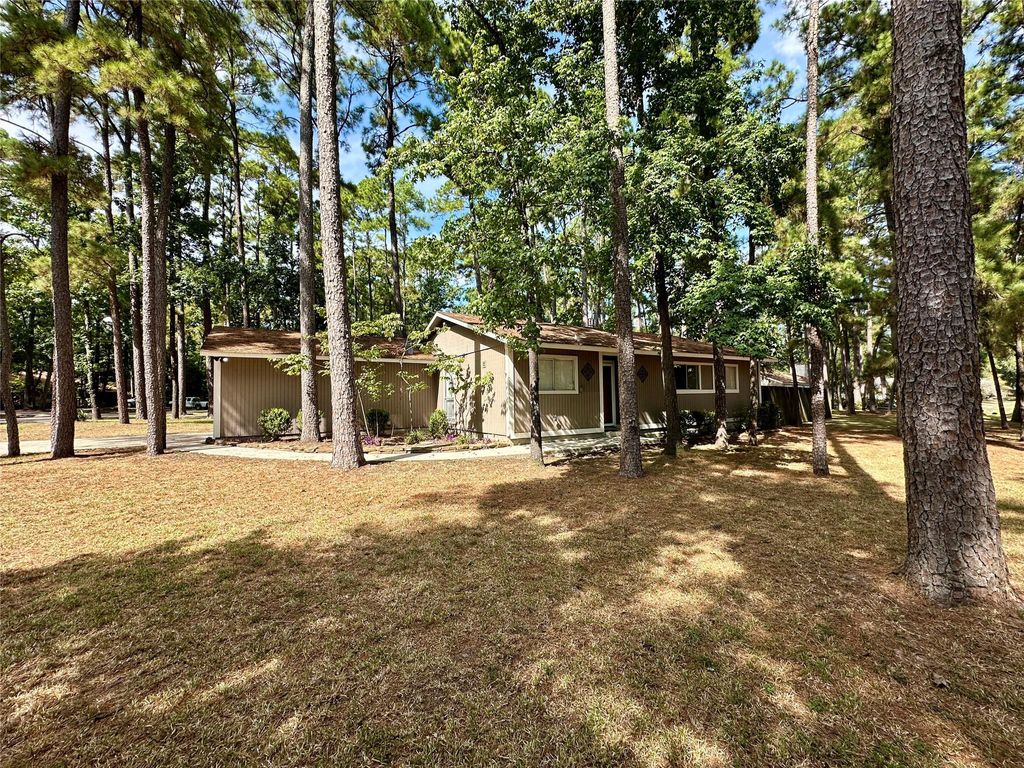 Photo of 4 Marabou Place, The Woodlands, TX 77380 (MLS # 93757963)