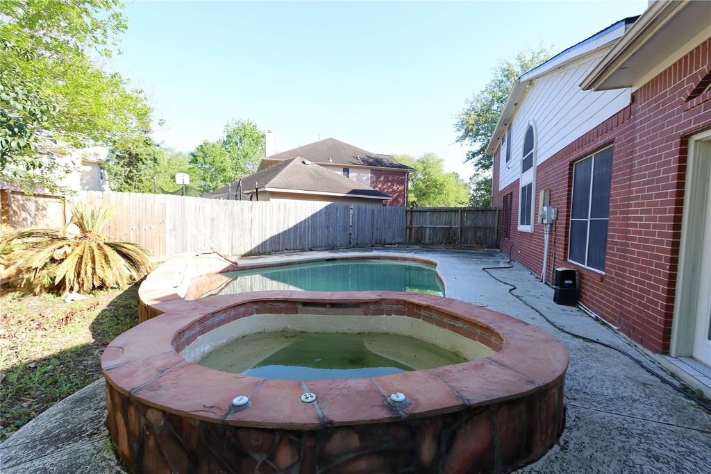Photo of 1505 Ash Run Court, Pearland, TX 77581 (MLS # 39604929)