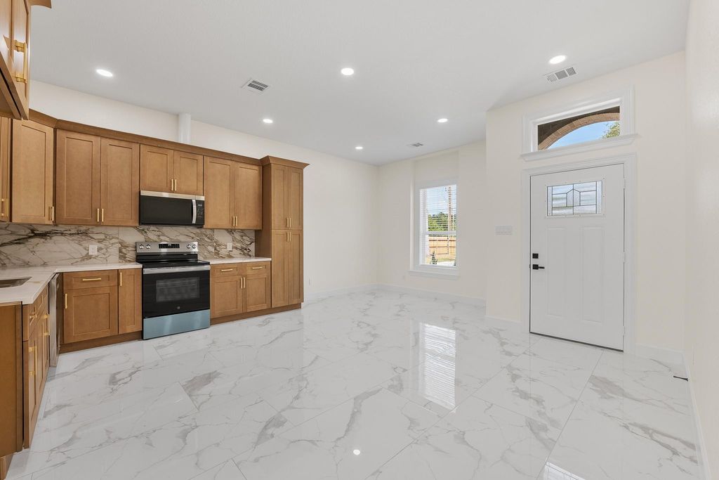 Photo of 107 County Road 3372, Cleveland, TX 77327 (MLS # 55544956)