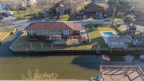 Photo of 5103 Captains Drive, Dickinson, TX 77539 (MLS # 63336699)