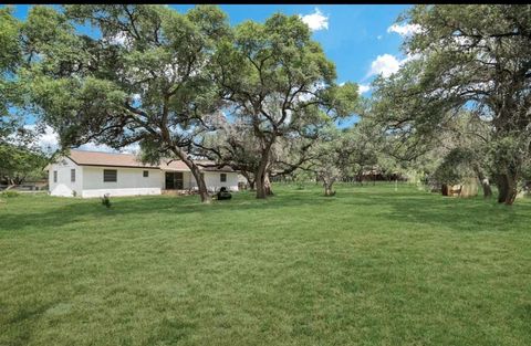 Photo of 1195 Ridgewood Bend, Canyon Lake, TX 78133 (MLS # 66054708)