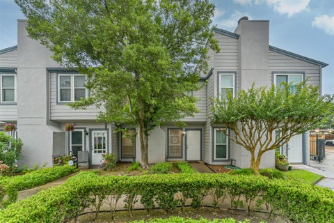 Townhouse For Rent - 5917 Fairdale Lane #10<br/> Harris County, Houston, TX 77057
