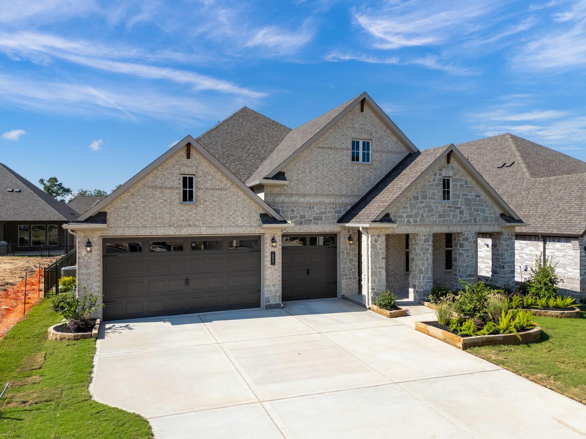 10029 Larkin Cove
