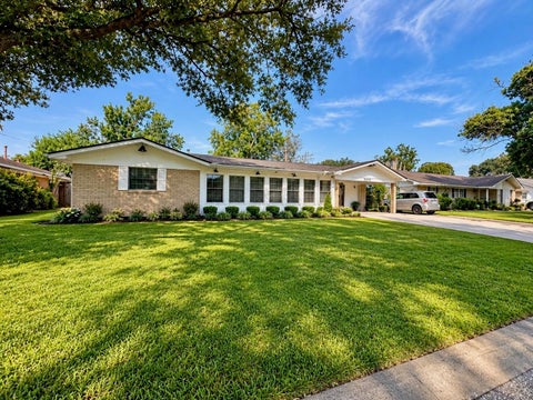 Photo of 2202 French Place, Baytown, TX 77520 (MLS # 4435342)