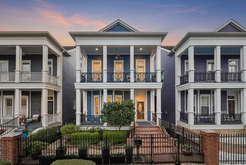 Photo of 316 E 5th Street, Houston, TX 77007 (MLS # 34830033)