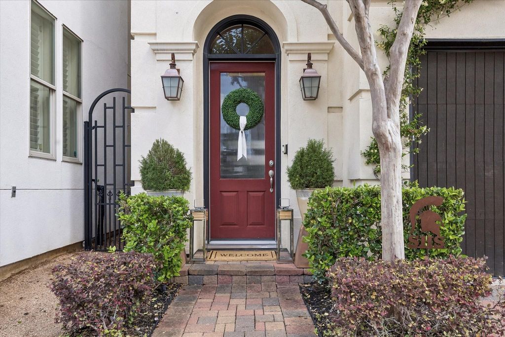 Photo of 10906 Wrenwood Green, Houston, TX 77043 (MLS # 9268807)