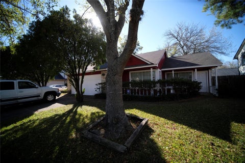 Photo of 12051 Spring Grove Drive, Houston, TX 77099 (MLS # 27427325)