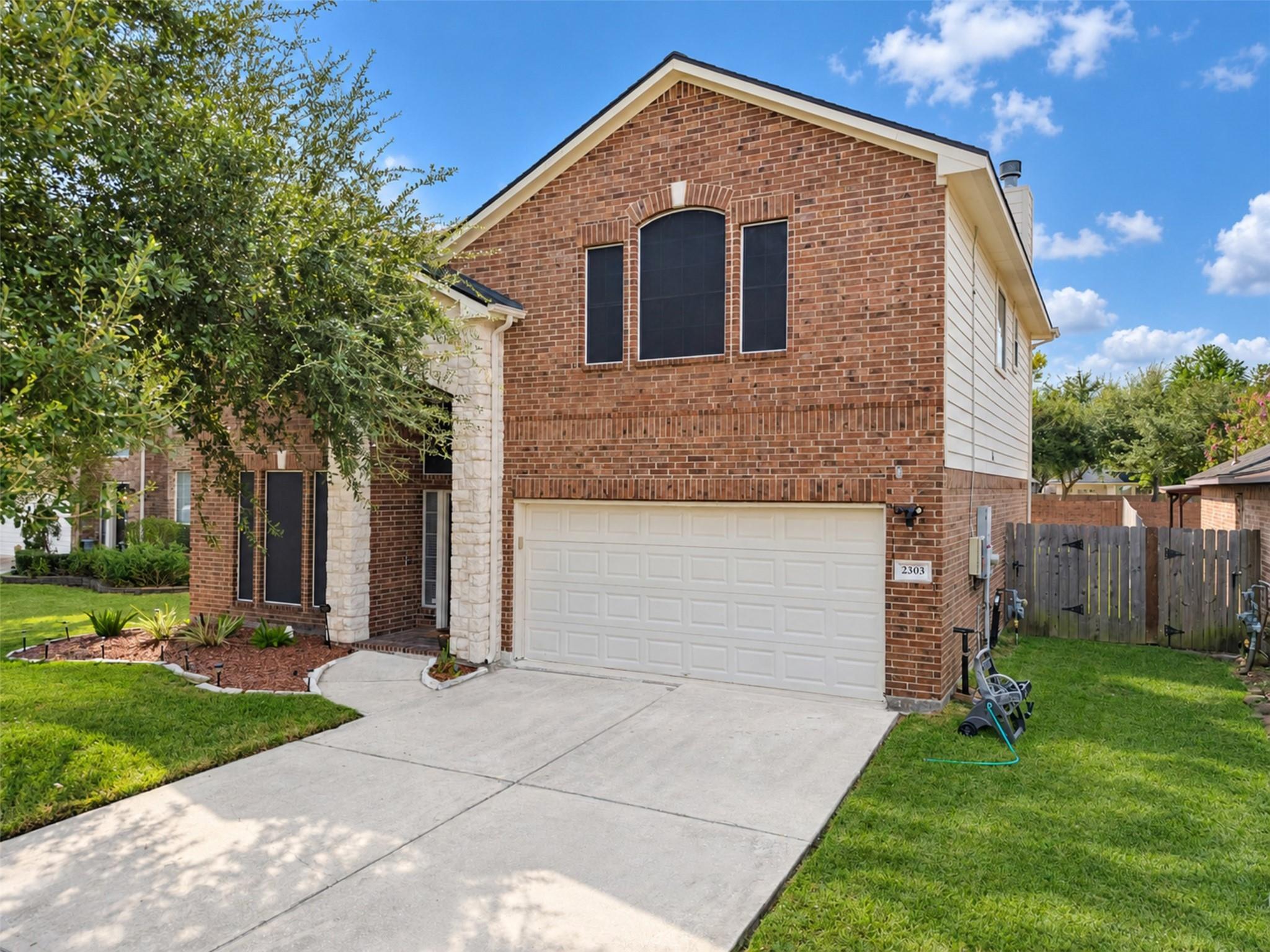 2303 Megellan Point Ln Lane