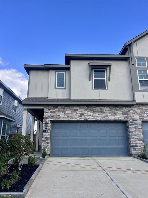 Townhouse For Sale - 12614 Blue Catfish Lane<br/> Cypress, TX 77433