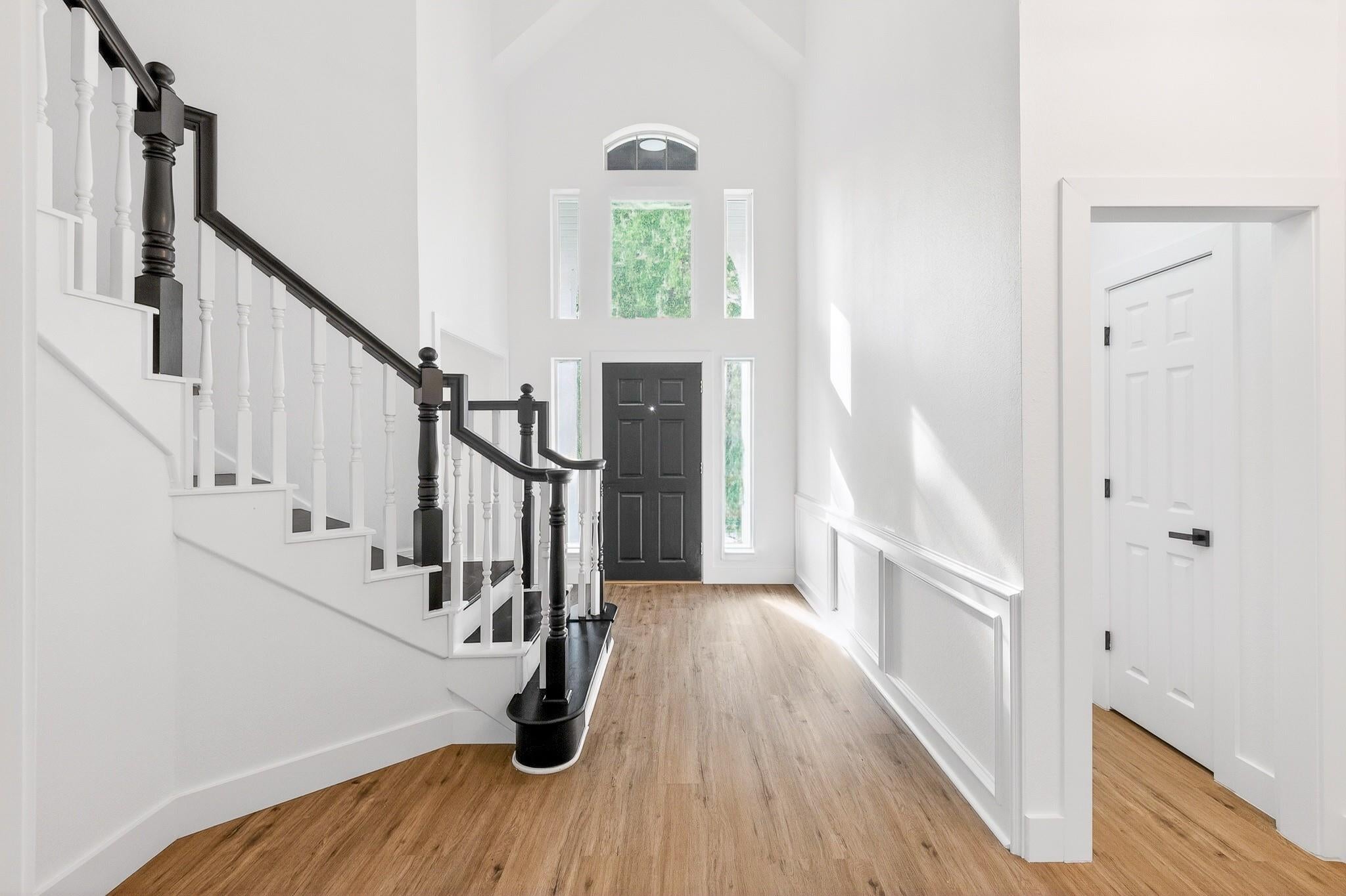 523 Rampart Lane