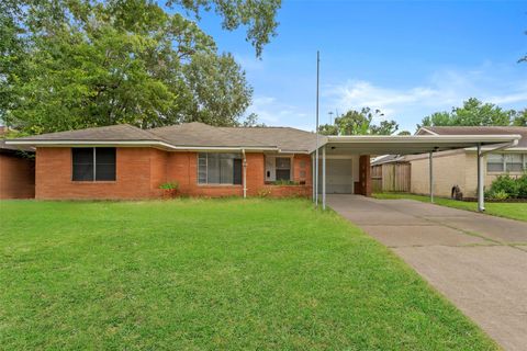 Photo of 1027 Stonecrest Drive, Houston, TX 77018 (MLS # 68785696) Photo of 1027 Stonecrest Drive, Houston, TX 77018 (MLS # 68785696)