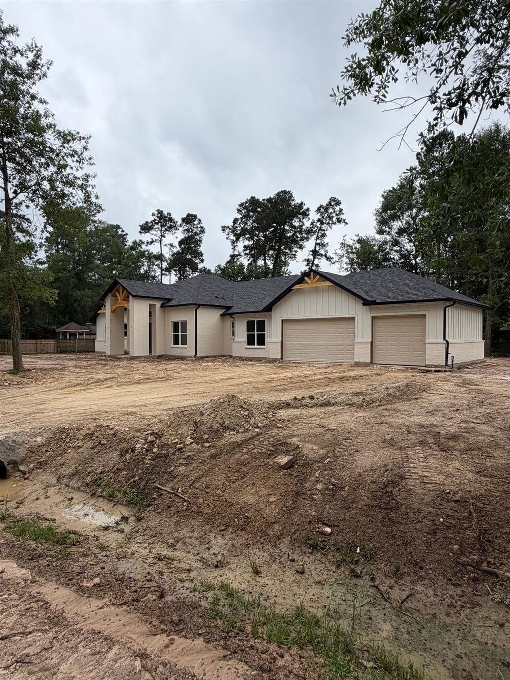 Photo of 114 Magnolia Bend Bnd, Roman Forest, TX 77357 (MLS # 70647413)