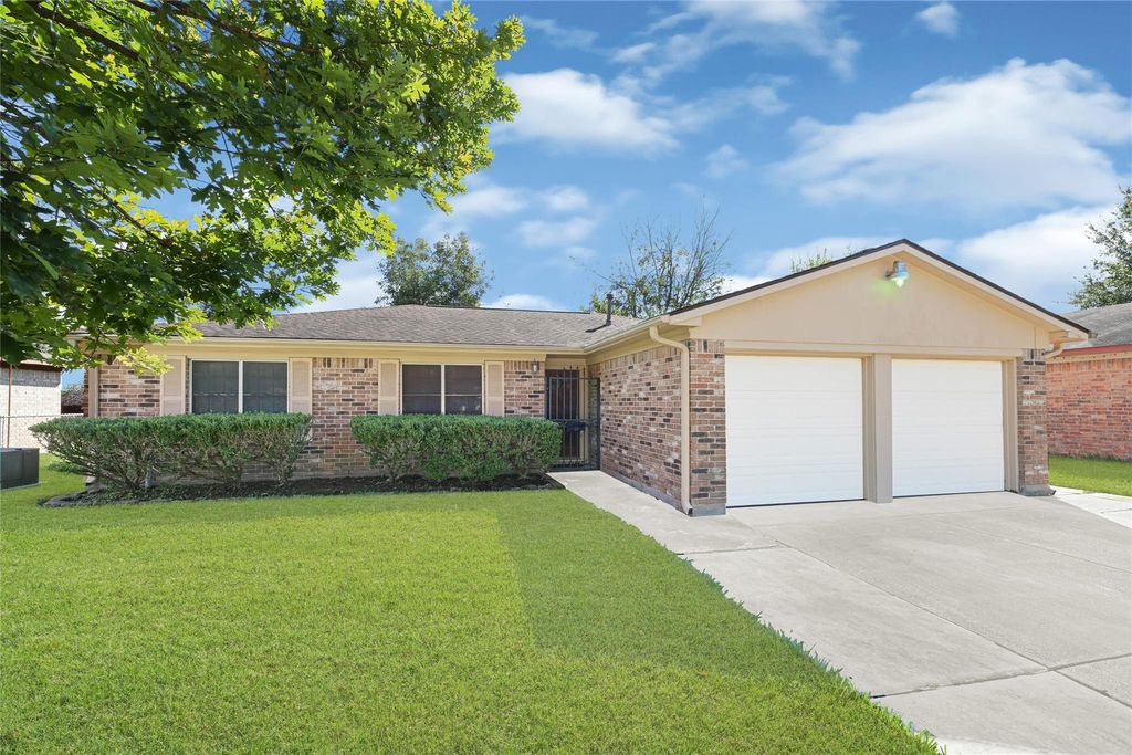 Photo of 1119 Glen Echo Drive, Houston, TX 77088 (MLS # 39832108)