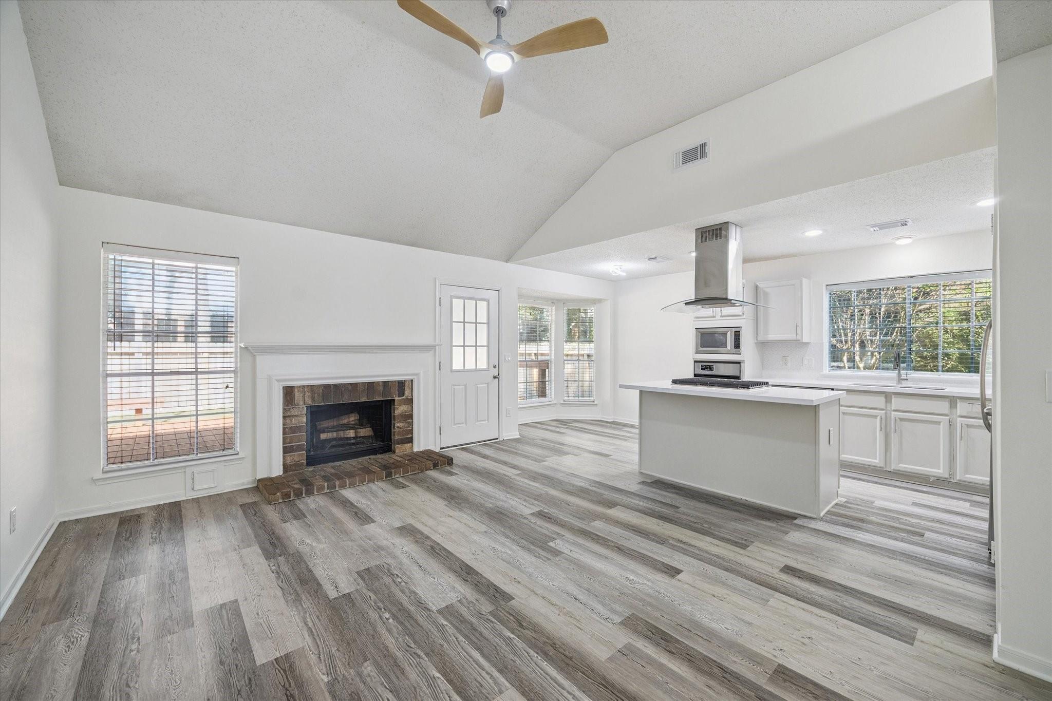 143 W Village Knoll Circle