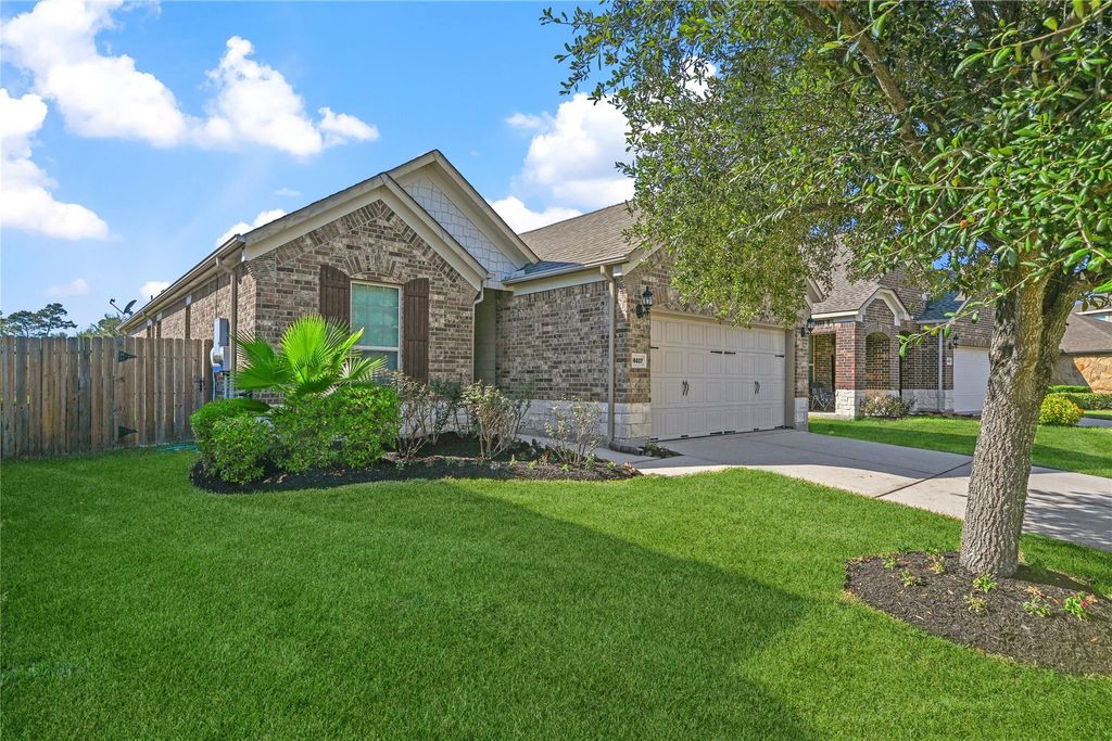 Photo of 16627 Lake Aquilla Lane, Houston, TX 77044 (MLS # 24571696)